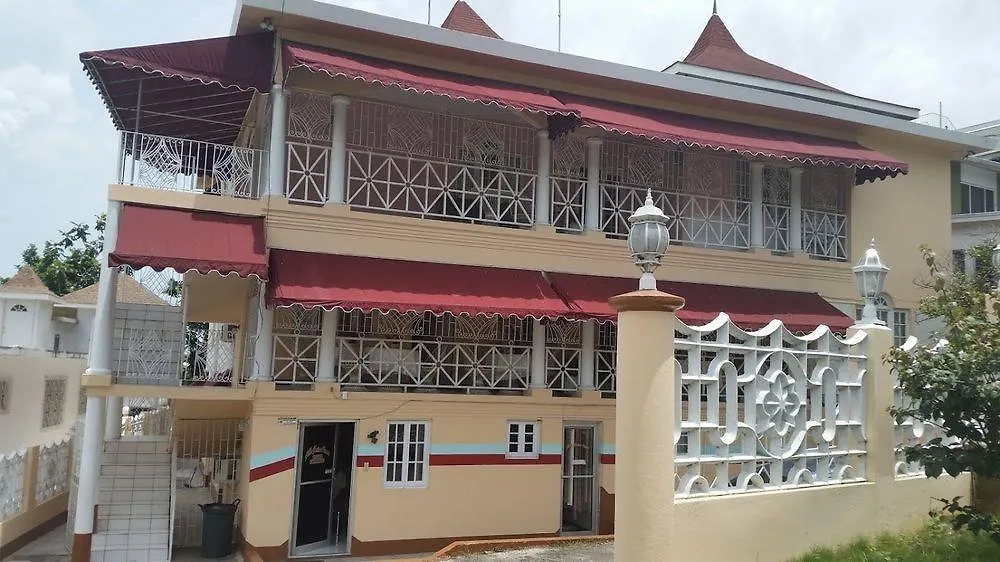Gibb'S Chateau Бухта Монтего